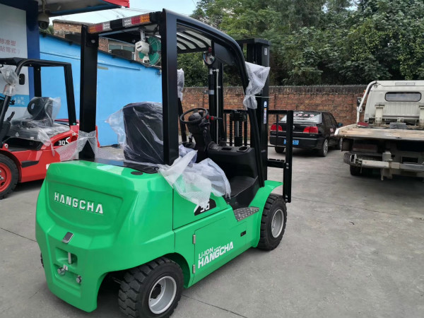 【干貨】電動(dòng)堆高車、電動(dòng)搬運(yùn)車的電機(jī)和繼電器應(yīng)該怎么保養(yǎng)？