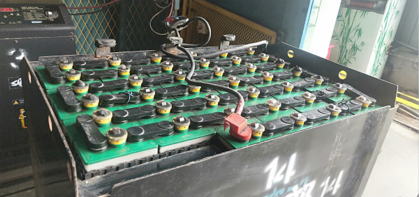 【干貨】電動叉車鋰電池怎么存放？